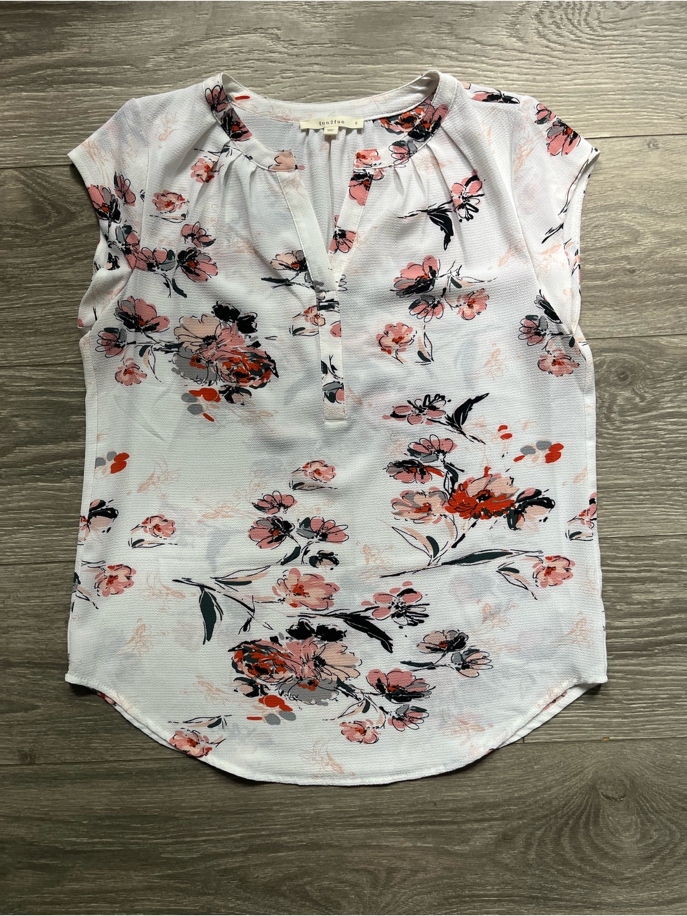 Fun2fun White Pink Floral Cap Sleeve Notch V Neck Blouse Size S Work Career